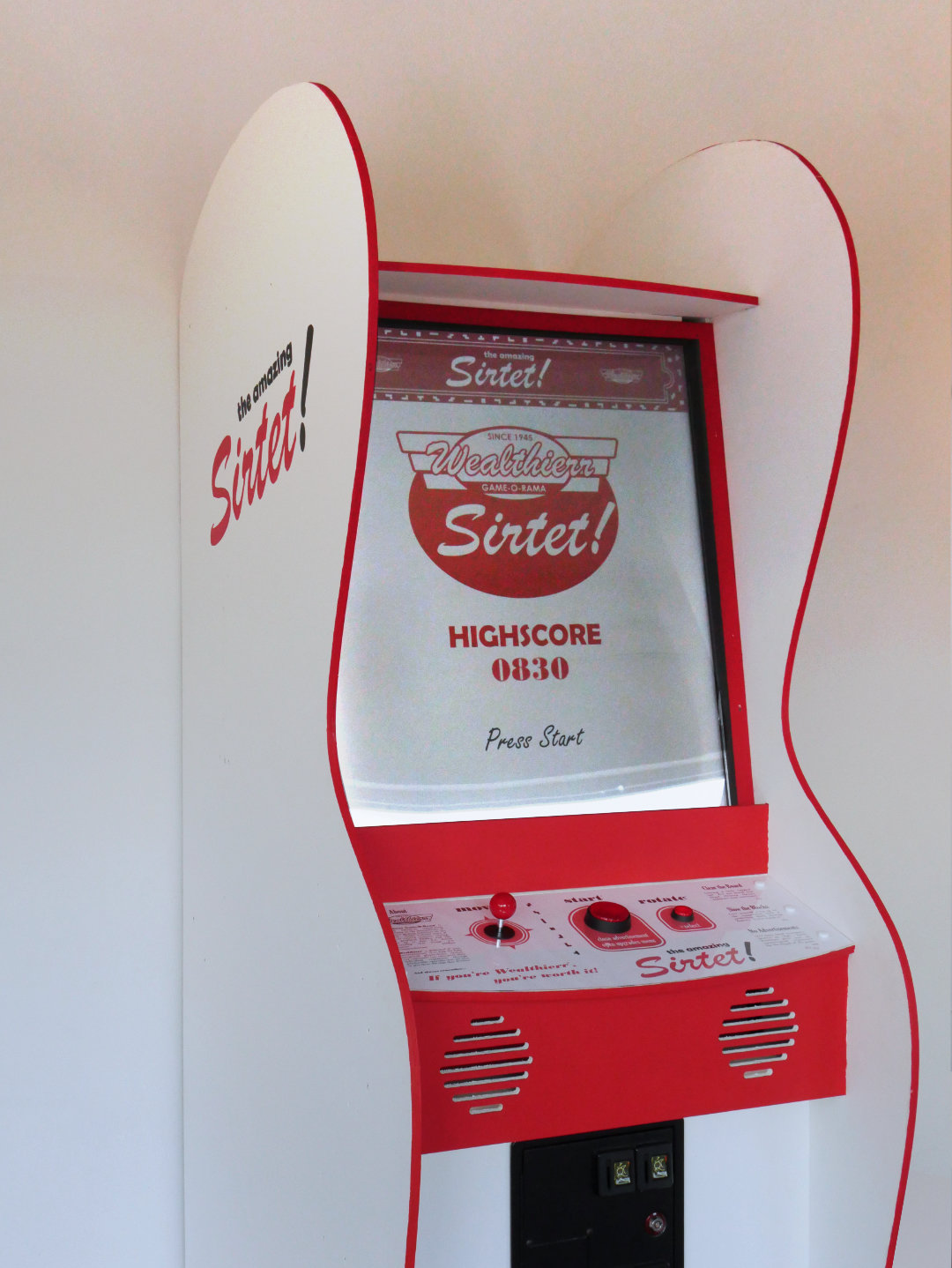 The Amazing Sirtet! arcade machine.